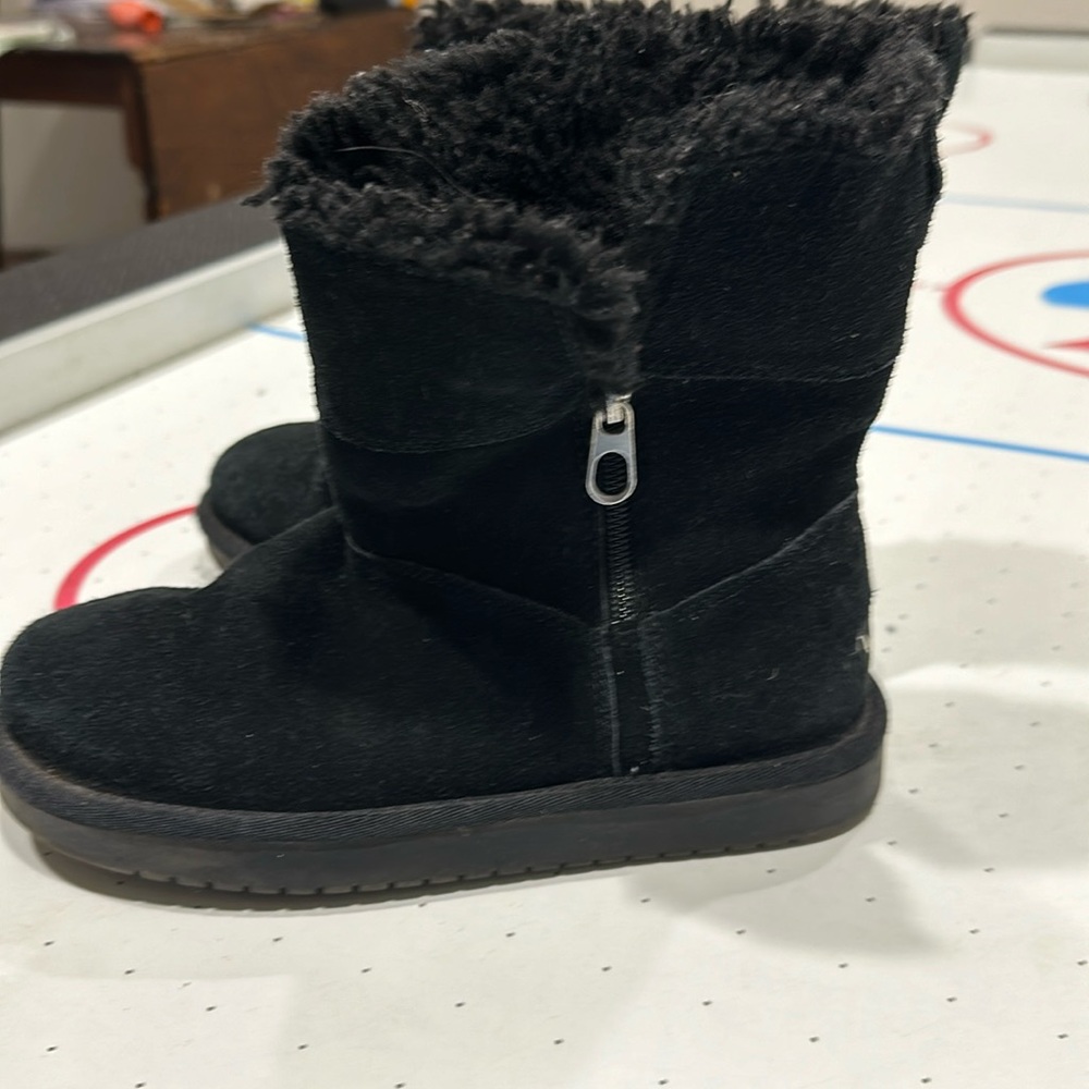 Black koolaburra by Ugg boots ,good condition size 3